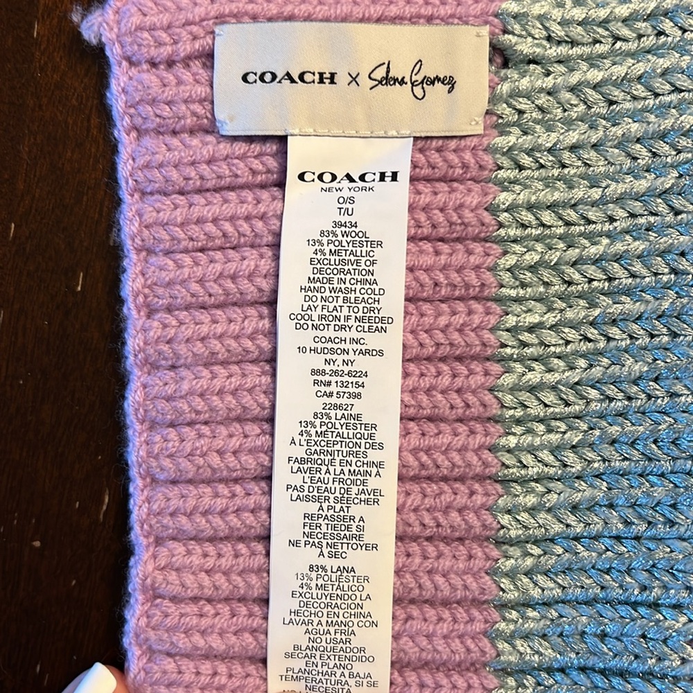 Coach x Selena Gomez Knit scarf with Bunny - Picture 3 of 5